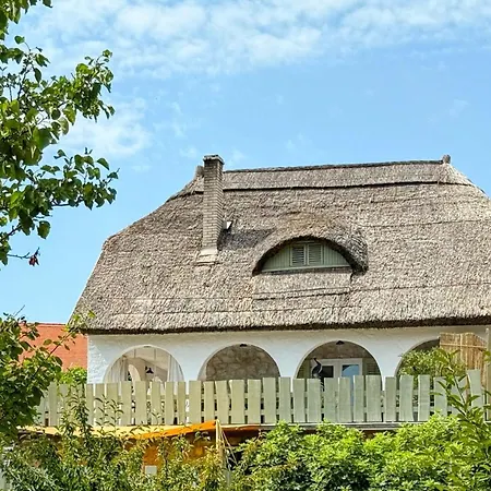 Varázshegy Apartman *
